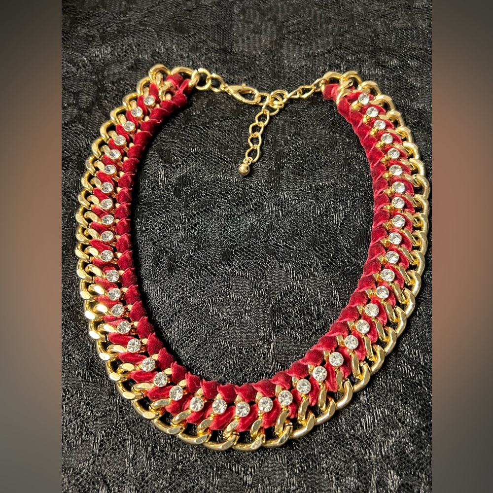 Elegant Red Gold Rhinestone Statement Chain Necklace - Picture 8 of 9